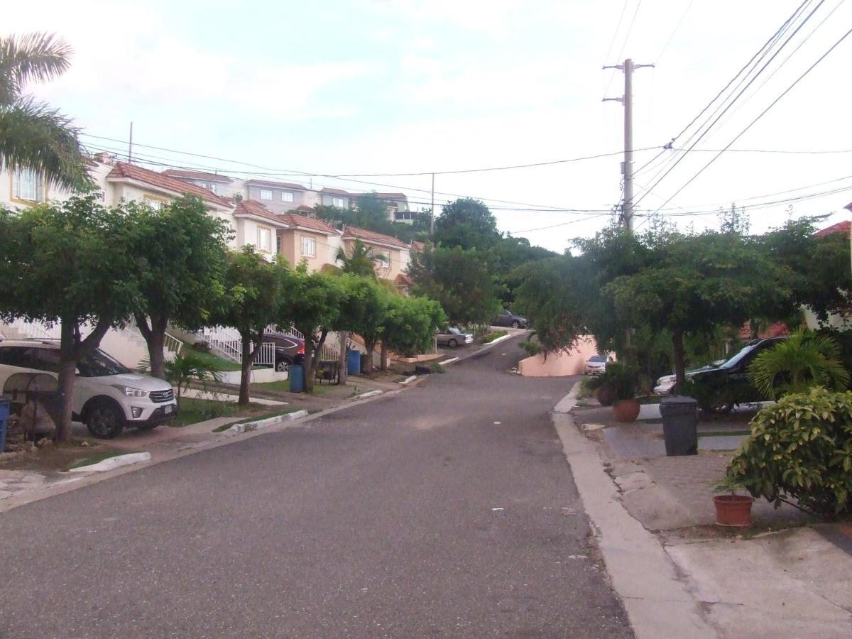 Вилла Bella Vista Кингстон Экстерьер фото